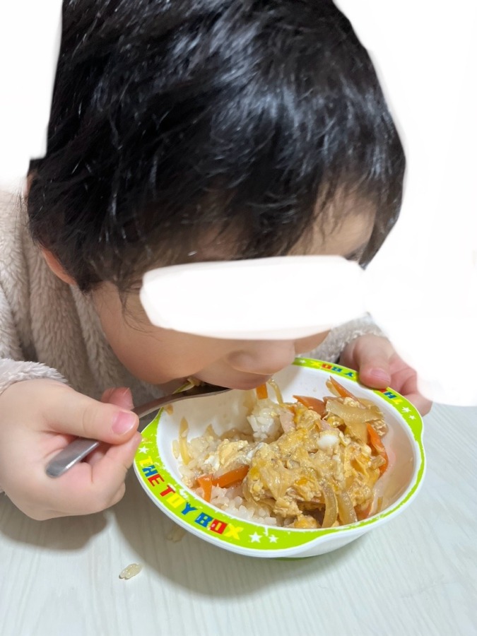 戴いた【玉ねぎ🧅人参🥕】を使って卵とじ丼🍚✨