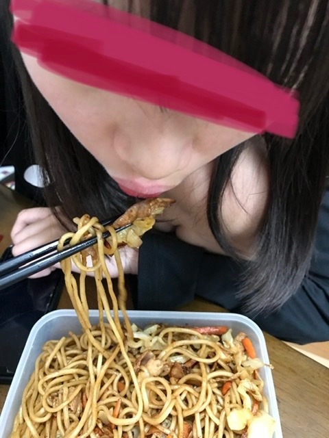 戴いた【国産豚肉ローススライス】で焼きそばを作りました