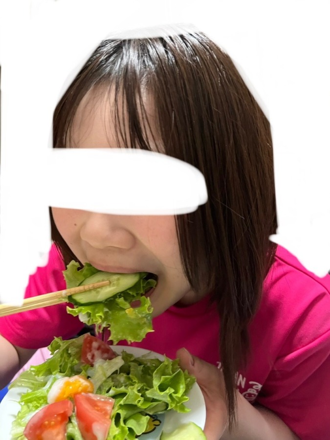 戴いた【野菜セット】🥬🍅🥚🥒を使ってサラダに🥗✨