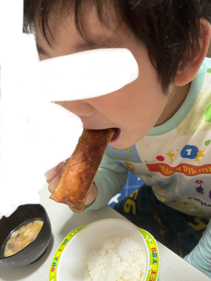 戴いた【五目春巻】いただきました😁💕